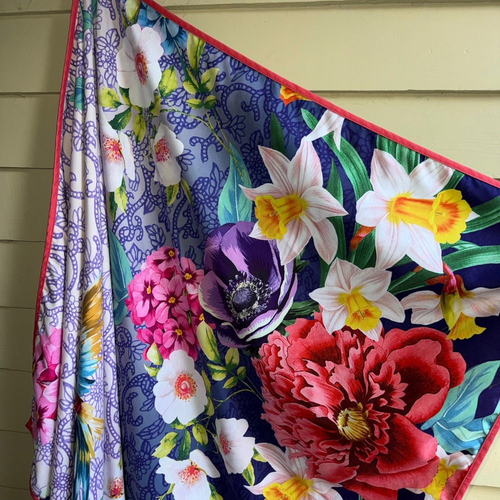 JOHNNY WAS reversible floral beach blanket towel - Picture 7 of 8